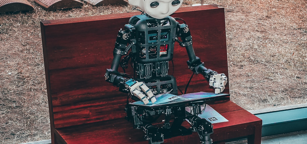 Instantaneously trained neural networks